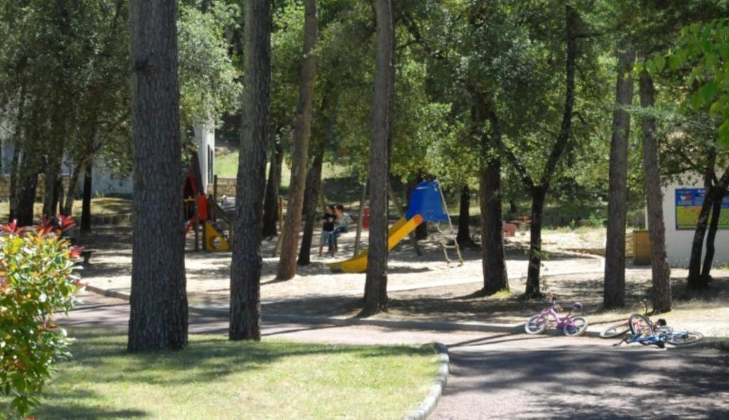 Océan Vacances - Camping Paradis Saint-Georges-de-Didonne Esterno foto