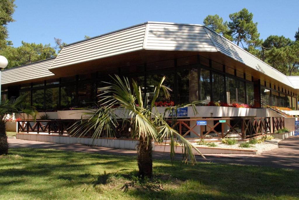 Océan Vacances - Camping Paradis Saint-Georges-de-Didonne Esterno foto