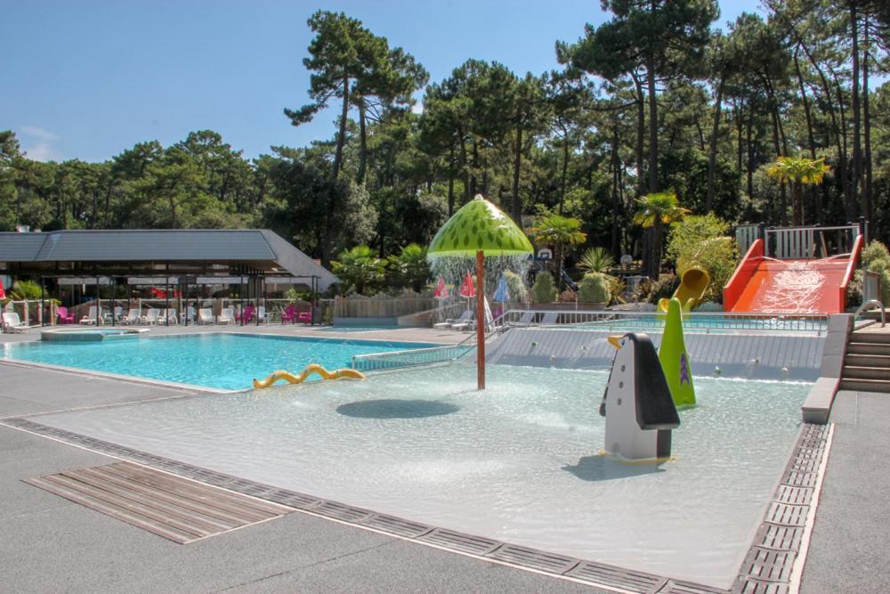 Océan Vacances - Camping Paradis Saint-Georges-de-Didonne Esterno foto